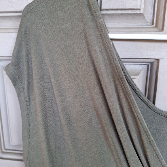 Tahari T Deep V Neck SzL Sleeveless Knot Front Sage Green Front/Back Reversible - Picture 4 of 9